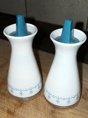 🍄Vintage Pyrex "Snowflake Garland" Oil Vinegar Cruet Bottles, Corning Glass, USA